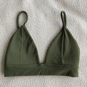 New without tags Benoa Swim top size medium in ribbed dark green